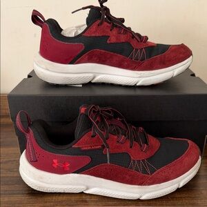 Under Armour Men's Burgundy and Black Athletic Shoes